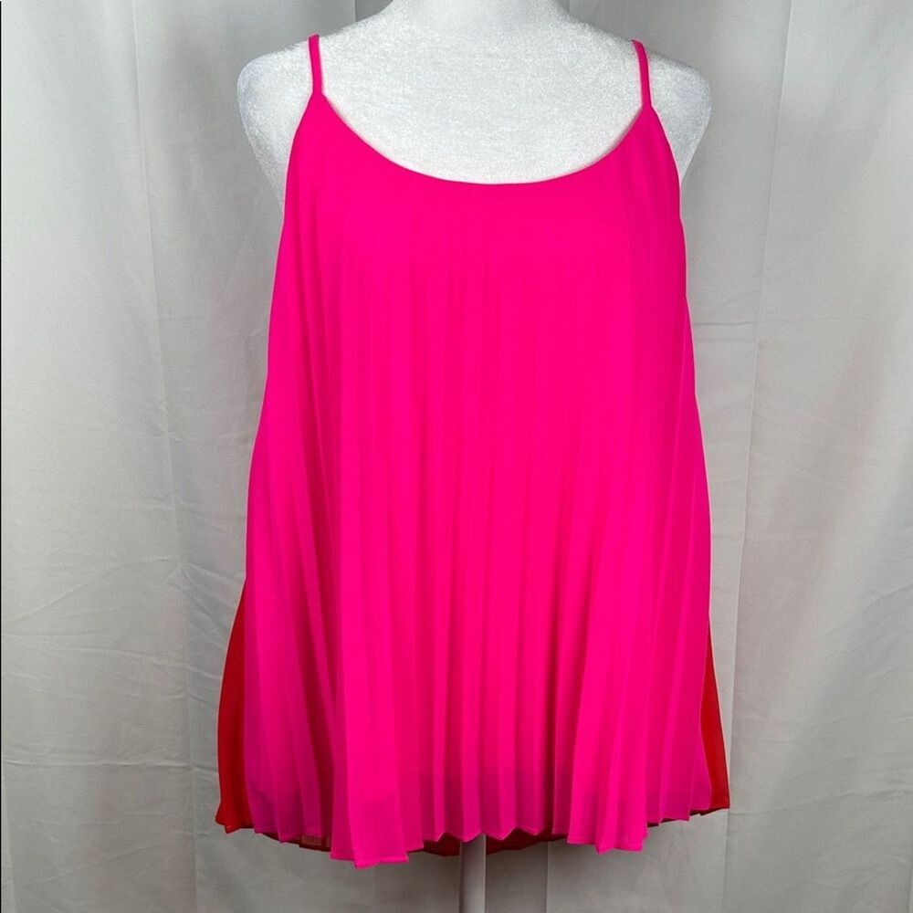Skies are Blue Pleated Contrast Top Women’s Small Pink Red Relaxed Fit Cami